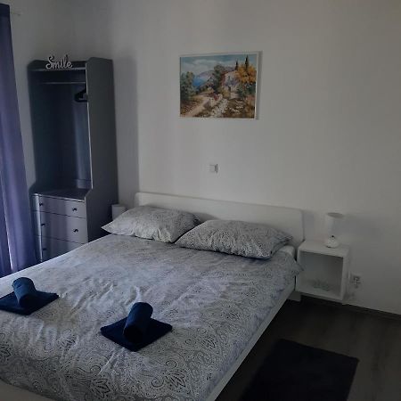 Natasa Apartments Krk Vrh  Eksteriør billede